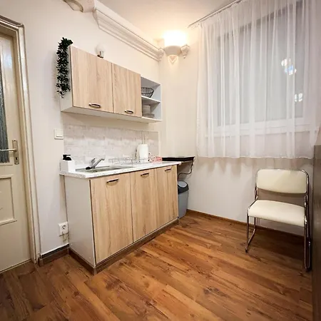 Flora Apartman Debrecen Exterior photo